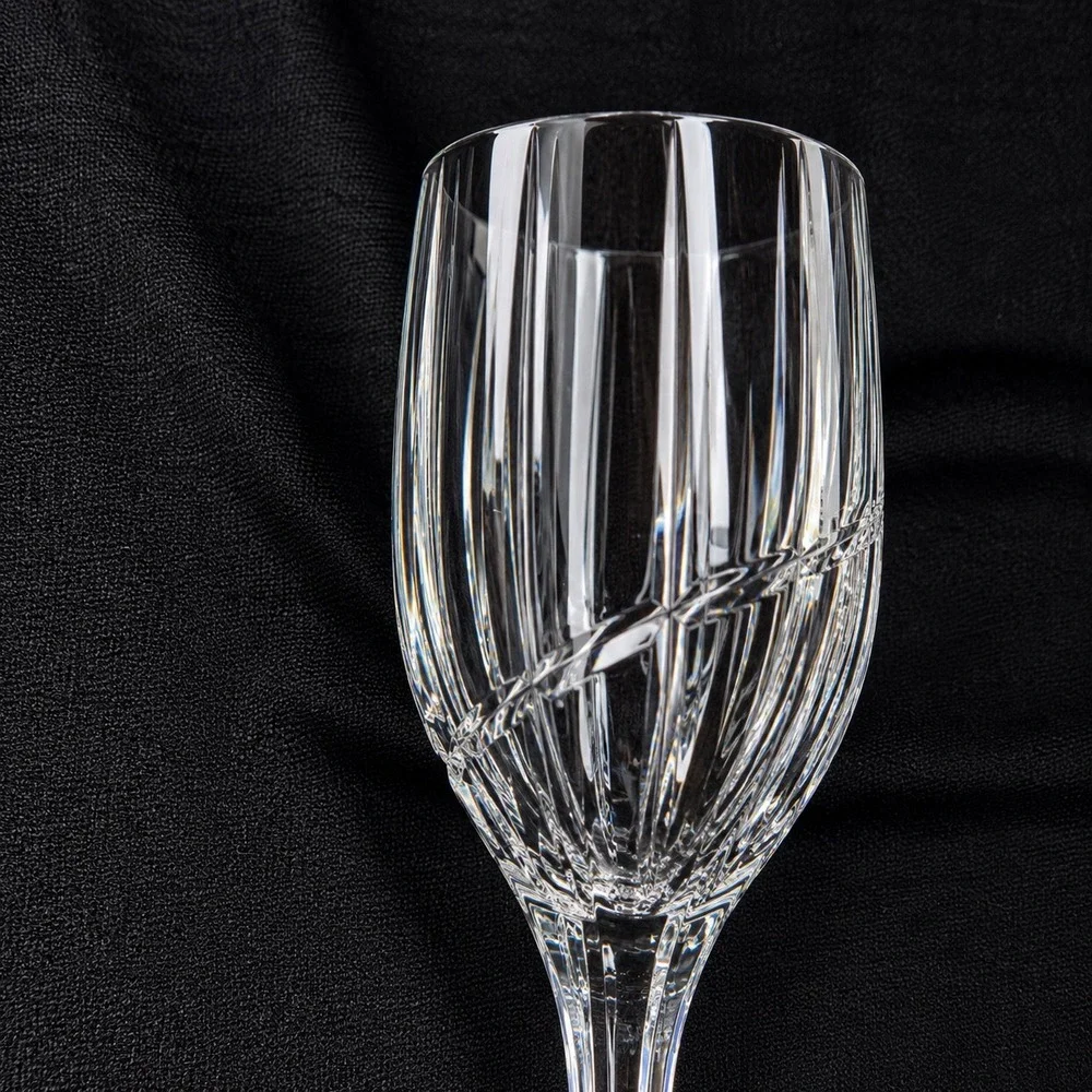 Mikasa Uptown Crystal Water Wine Goblets Set of 4 Clear Vertical Swirl Cut 9in